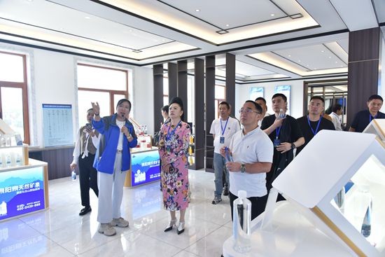 1781508708594771.jpg 2.在泉阳泉饮品公司_副本.jpg